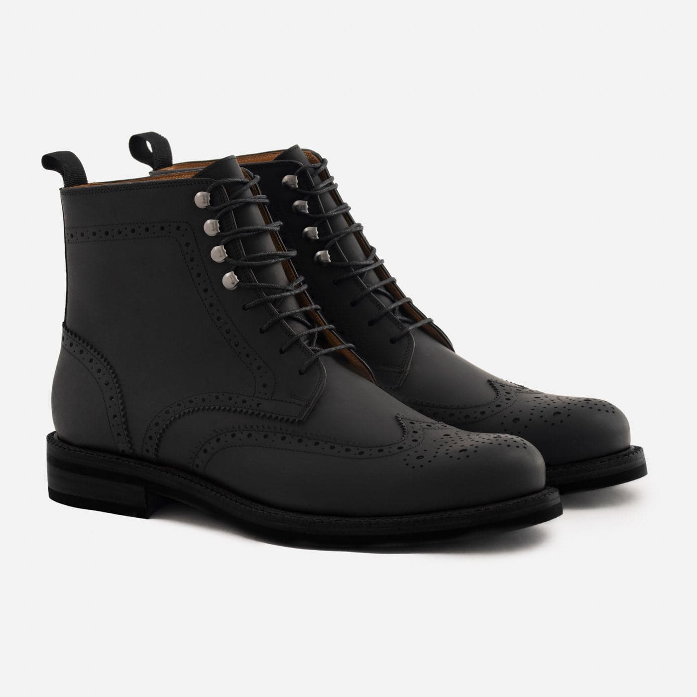 Nolan Men’s Pull-Up Brogue Boots
