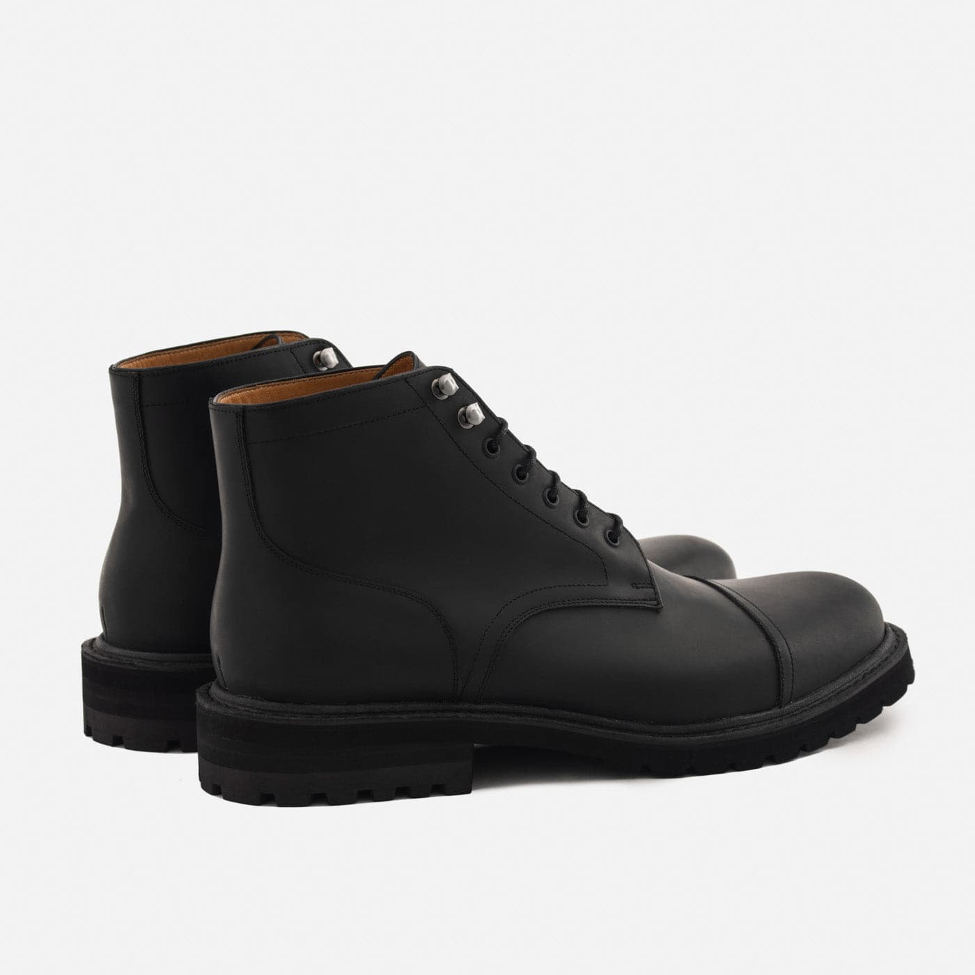 Williamson Men’s Pull-Up Boots with Rugged Commando Sole