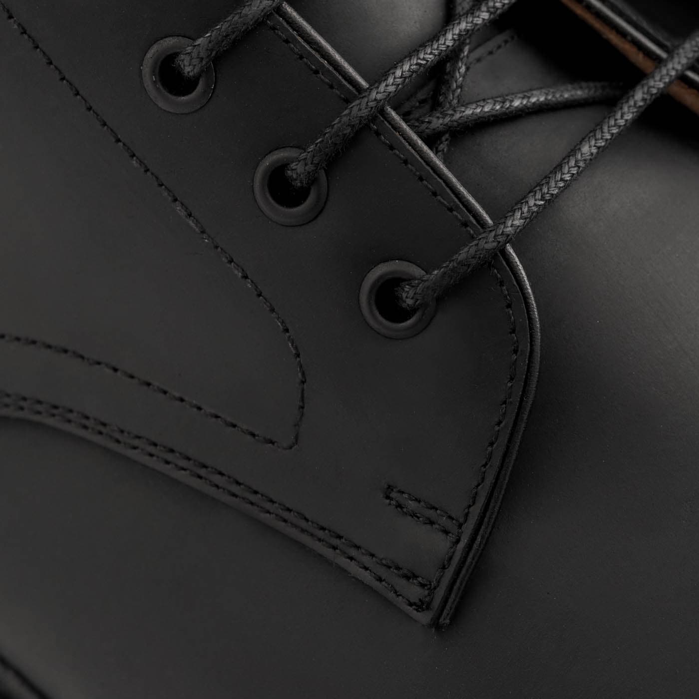 Williamson Men’s Pull-Up Boots with Rugged Commando Sole
